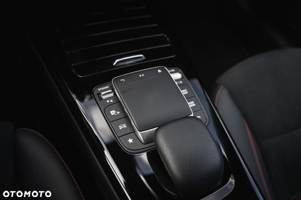 Mercedes-Benz CLA - 20