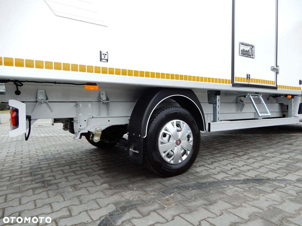 Fiat Ducato Serii 8 MAXI Wzmacniany 2.2 MultiJet3 H3-POWER 160 KM Chłodnia 4226 mm 8 Euro Palet Boczne Drzwi Agregat Zanotti -20*C Android Auto Carplay Stan Auta JAK NOWY POLECAM - 15