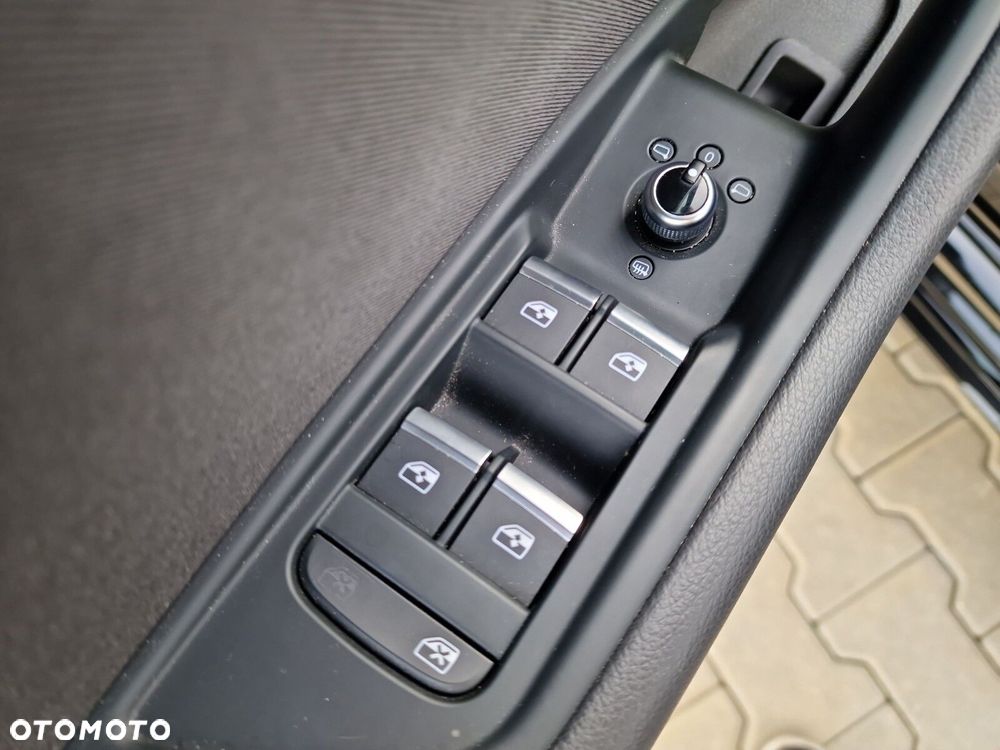Audi A4 Avant 35 TFSI mHEV S Line S tronic - 28