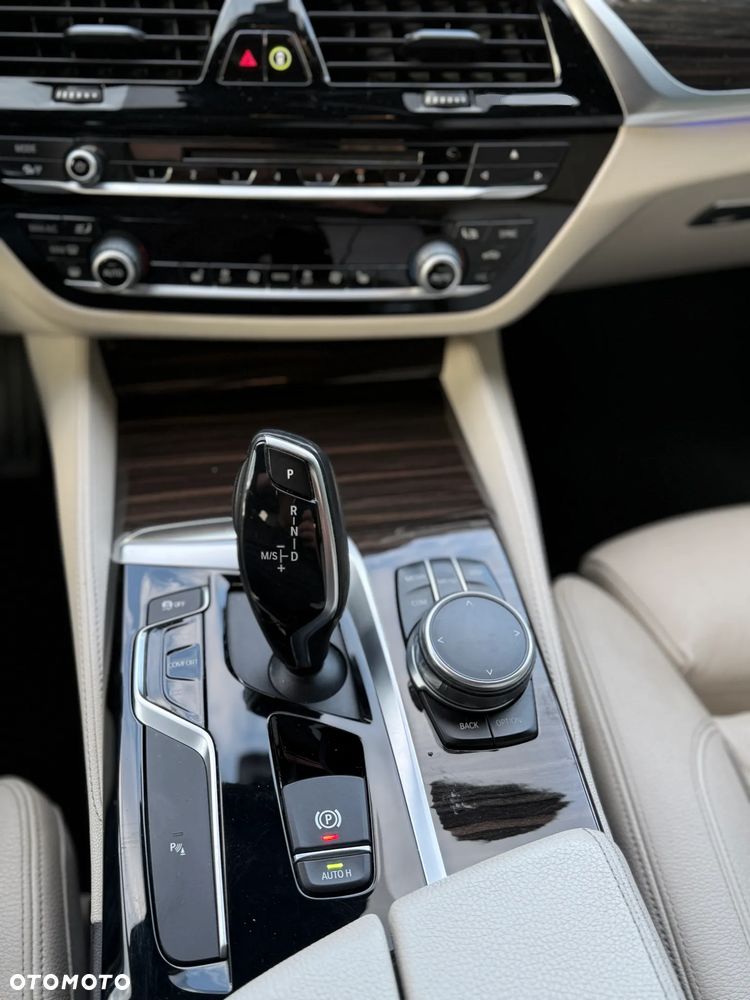 BMW Seria 5 520d xDrive M Sport sport - 14