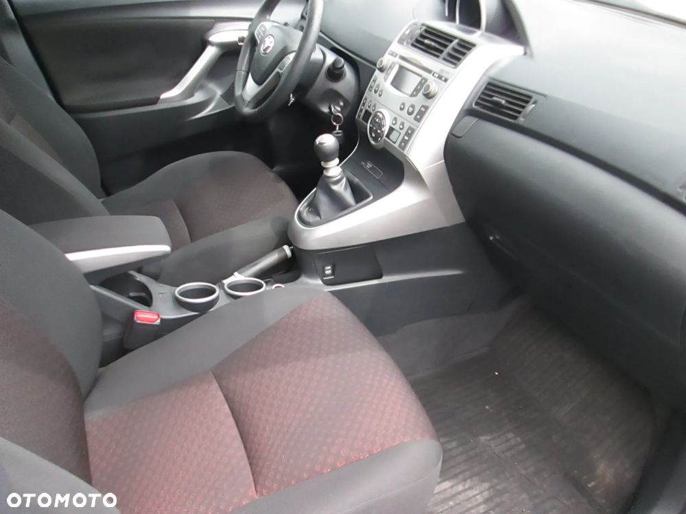 Toyota Verso 2.0 D-4D Life - 8