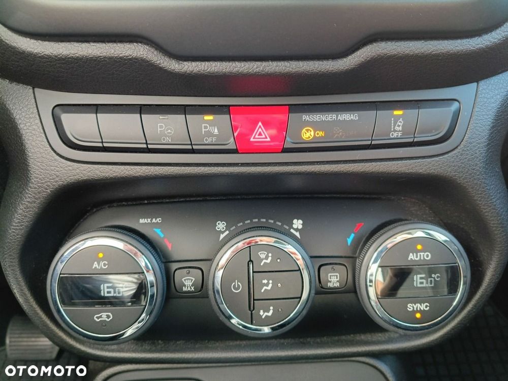 Jeep Renegade 1.4 MultiAir DSG Limited - 27