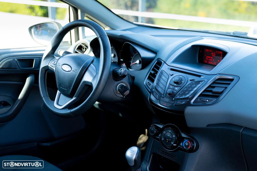 Ford Fiesta 1.4 TDCI Titanium - 22