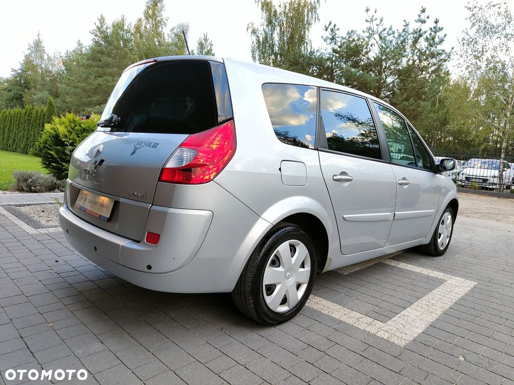 Renault Grand Scenic 2.0 16V Confort Expression - 4