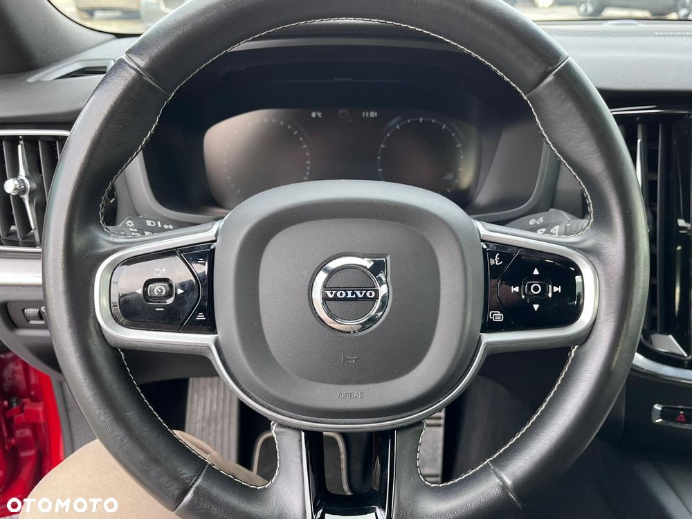 Volvo S60 B4 B R-Design - 5