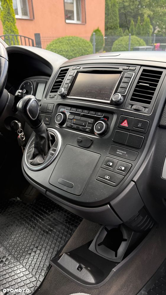 Volkswagen Multivan - 25