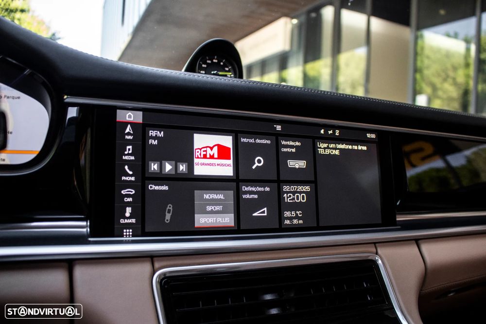 Porsche Panamera 4 E-Hybrid - 40