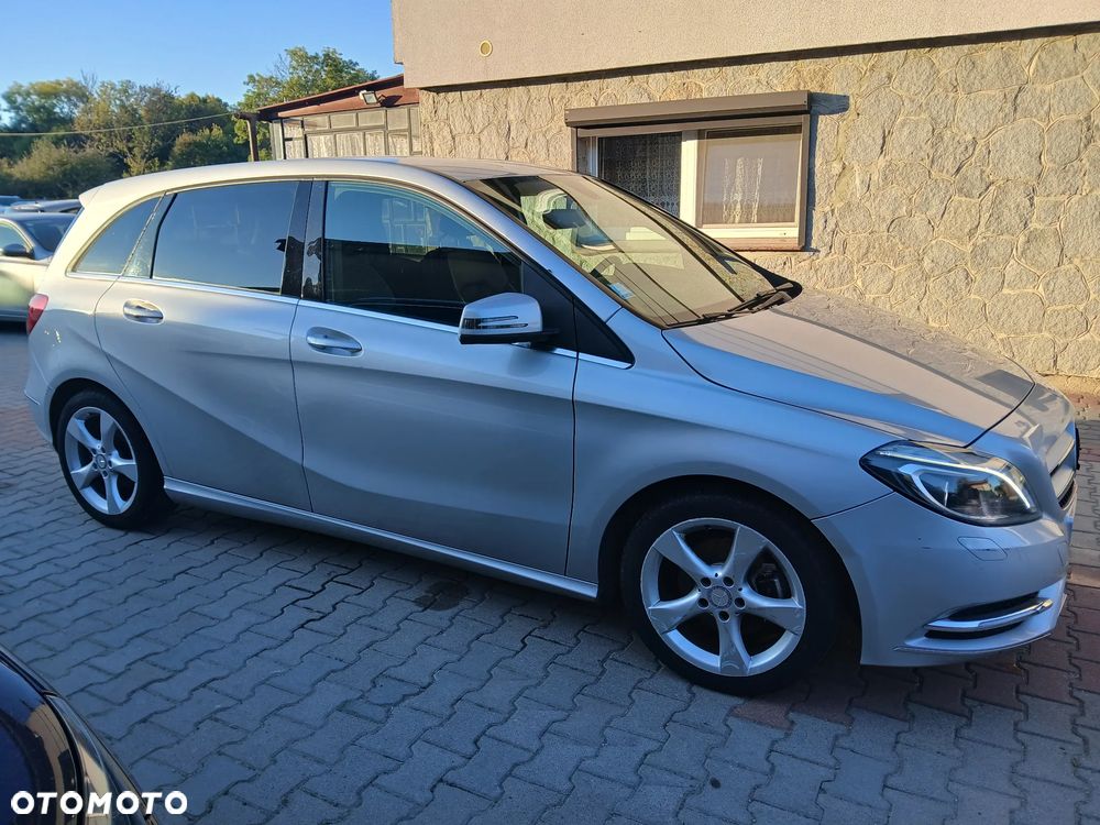 Mercedes-Benz Klasa B 180 d Edition - 3