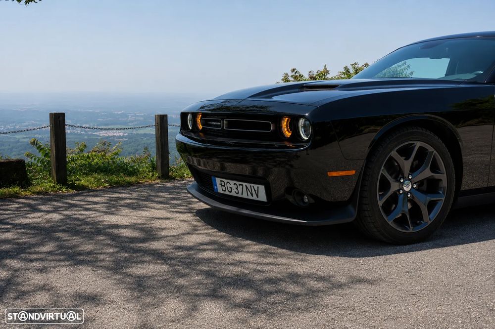 Dodge Challenger Auto SXT Plus - 13