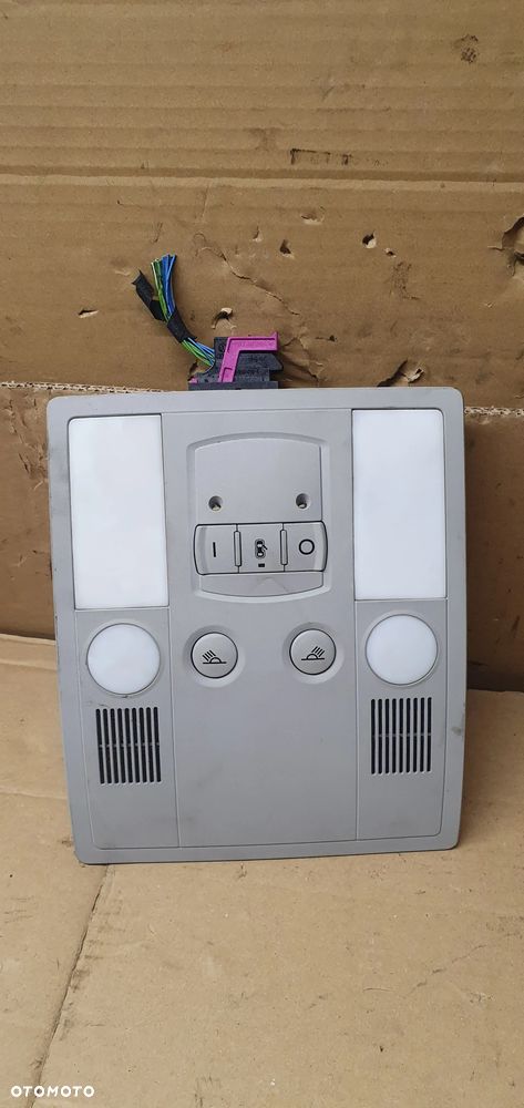 Lampka oświetlenie kabiny podsufitki Audi A8 D3 4E0947111AA - 1