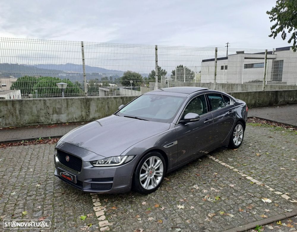 Jaguar XE 2.0 D Prestige Aut. - 1