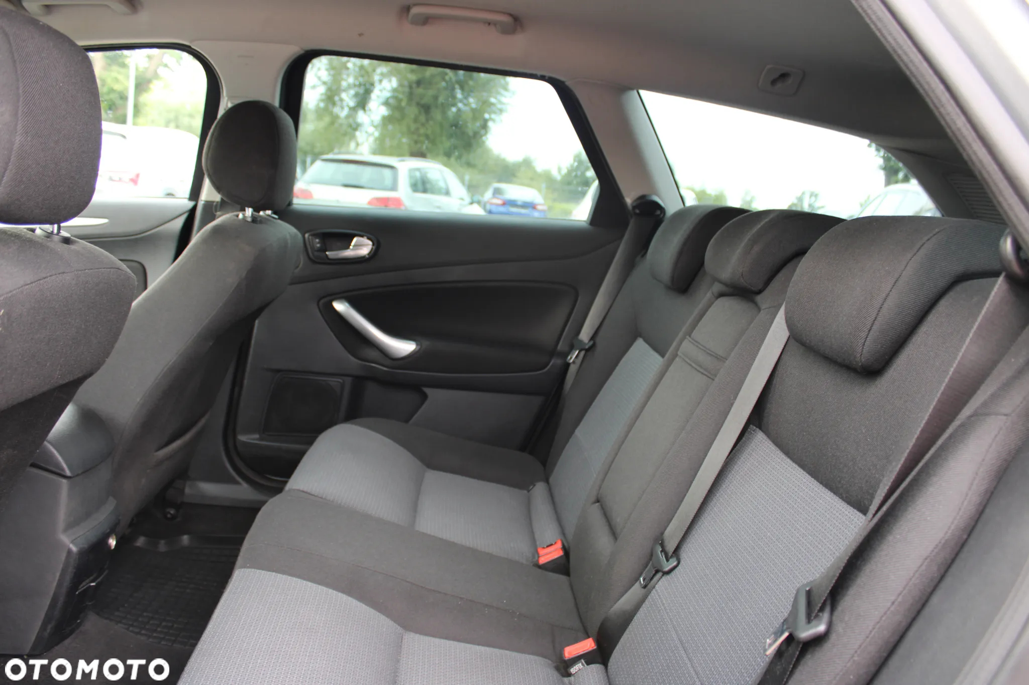 Ford Mondeo 2.0 FF Ghia - 21
