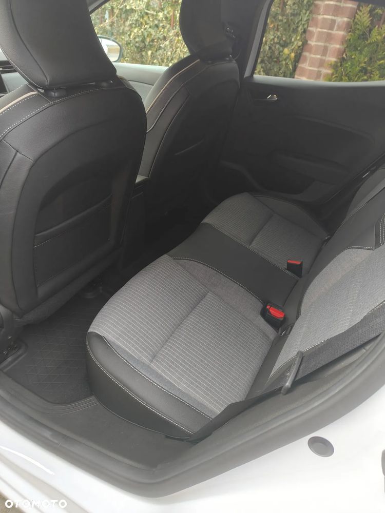 Renault Clio 1.0 TCe Techno - 8