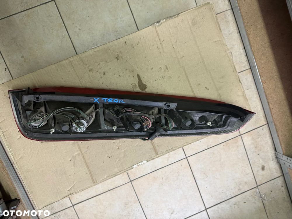Reflektor / lampa tylna Nissan X-Trial t30 - lewa strona - oryginalna - 2