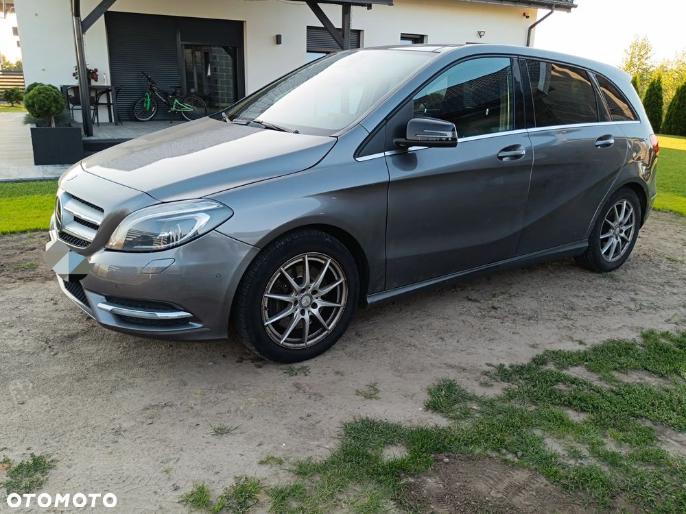 Mercedes-Benz Klasa B 220 4Matic 7G-DCT - 2
