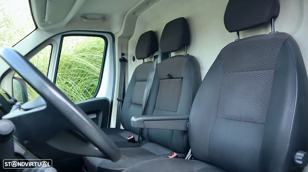 Peugeot Boxer Furgão 330 L3H2 2.2 BlueHDi 120cv - 27