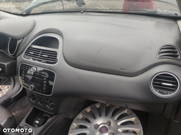 Fiat Punto Evo deska rozdzielcza airbag napinacze