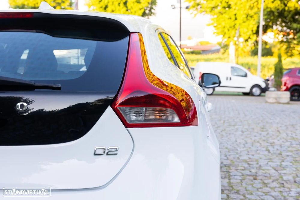 Volvo V40 1.6 D2 R-Design - 11