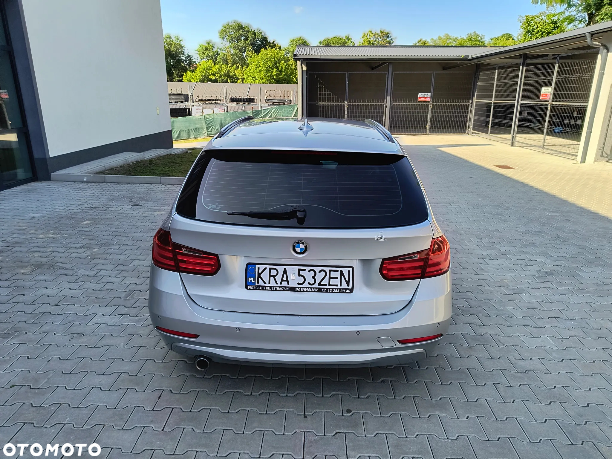 BMW Seria 3 320d DPF Touring - 17