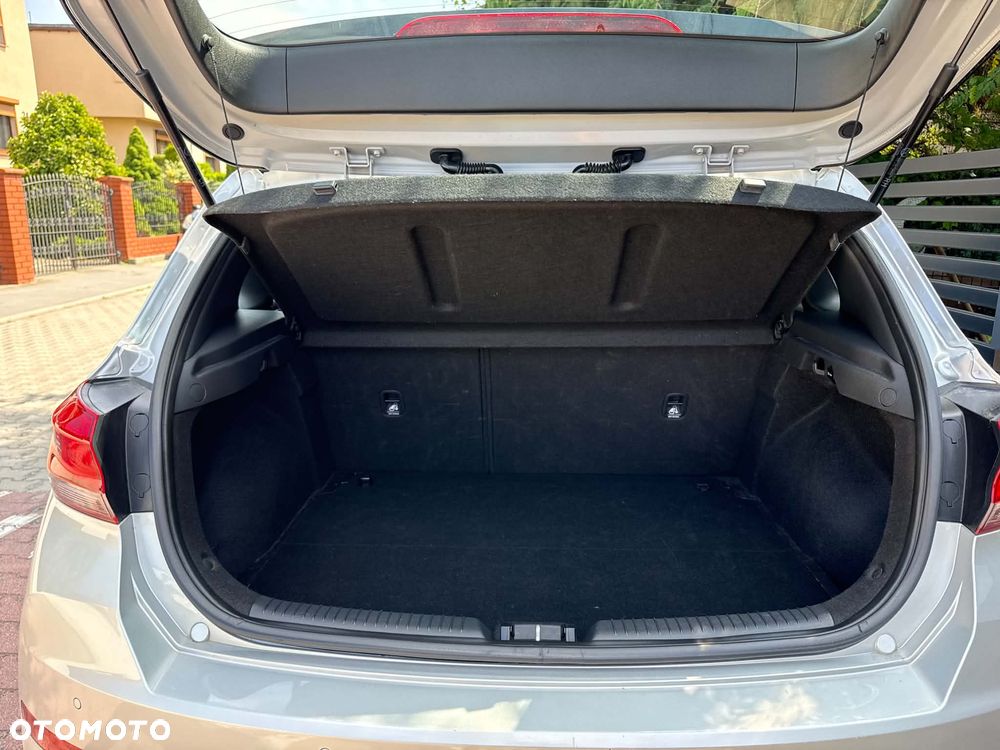 Hyundai i30 1.5 DPI Classic + - 6