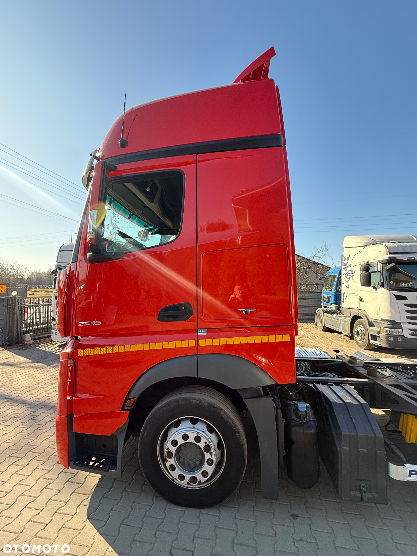 Mercedes-Benz Actros 2545 GigaSpace LowDeck - 4