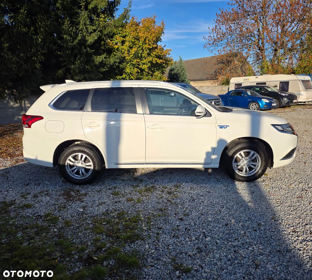 Mitsubishi Outlander 2.4 4WD Plug-In Hybrid Diamant - 4