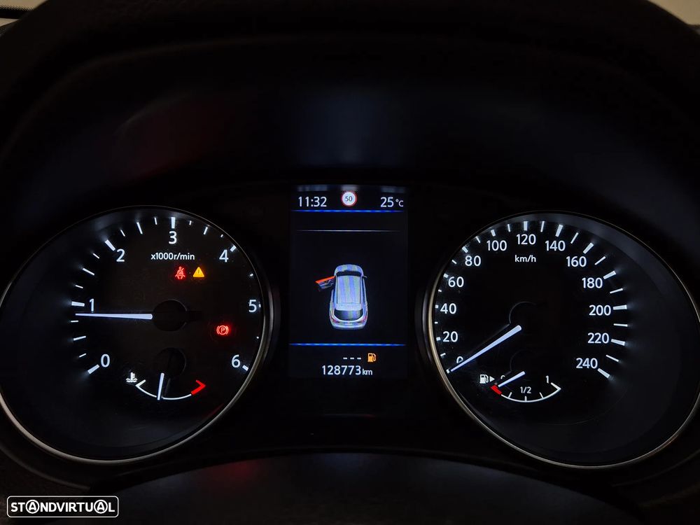 Nissan Qashqai 1.5 dCi N-Connecta J18 - 21