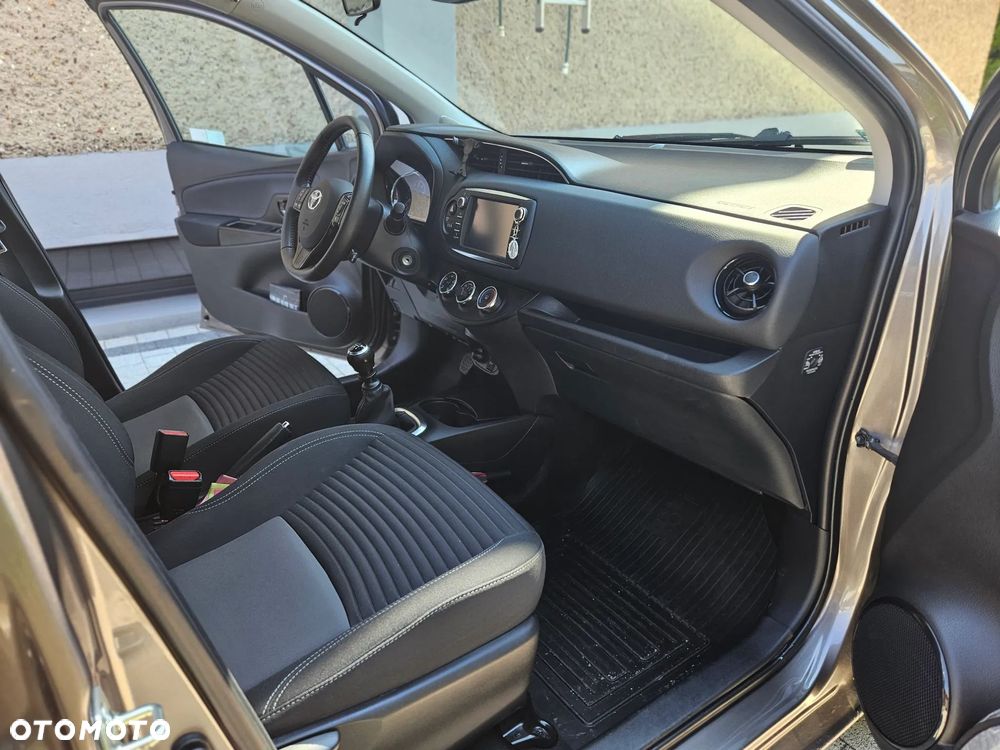 Toyota Yaris 1.5 Premium - 6