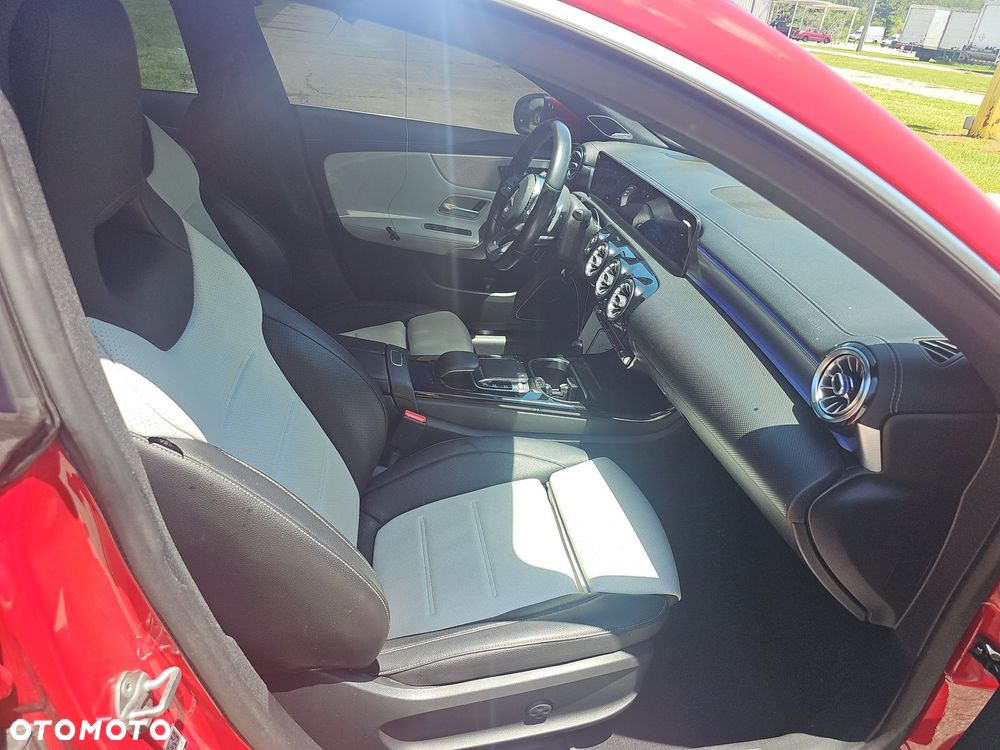 Mercedes-Benz CLA 250 4Matic 7G-DCT AMG Line - 8