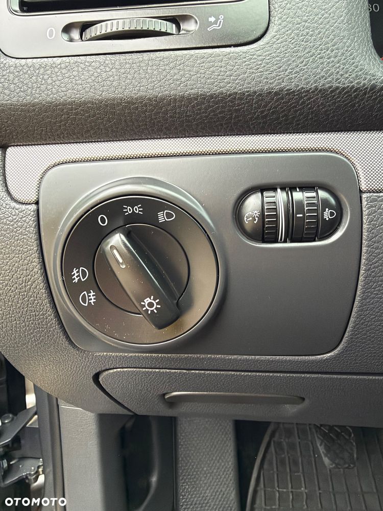 Volkswagen Golf - 31