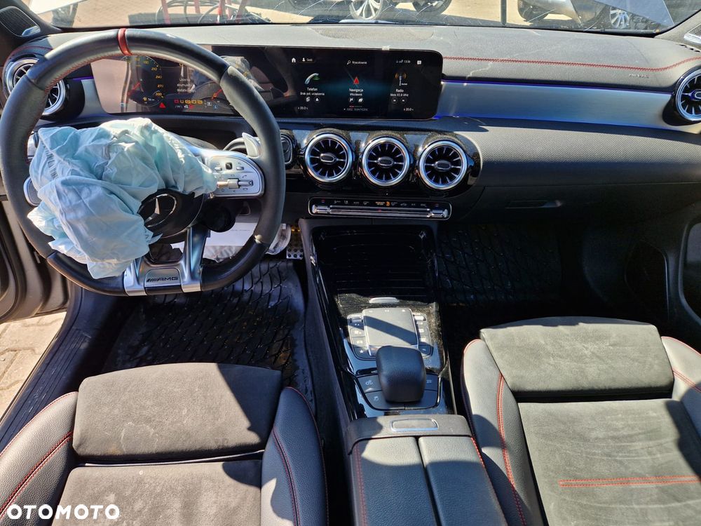 Mercedes-Benz CLA AMG 45 S 4-Matic+ 8G-DCT - 24