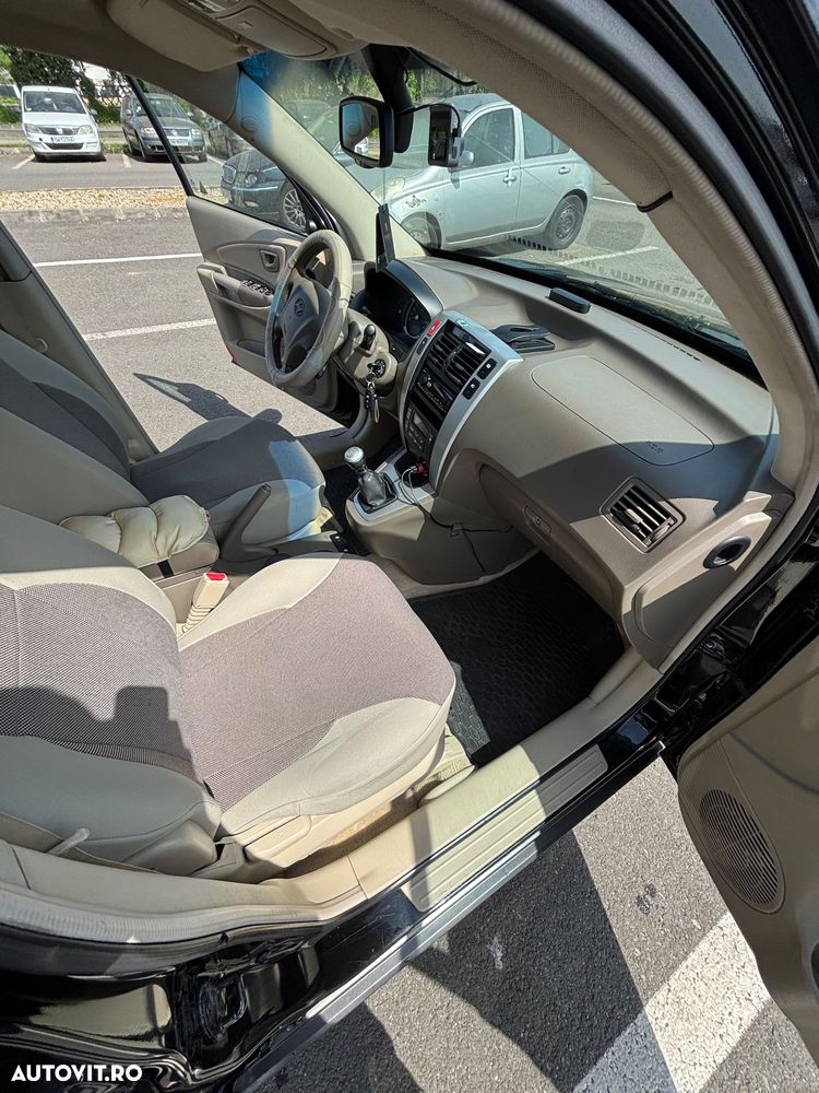 Hyundai Tucson 2.0 CRDI VGT 4WD - 8