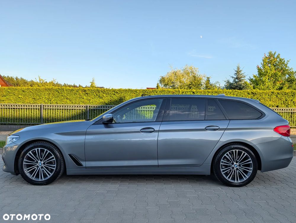 BMW Seria 5 520d Sport Line - 33
