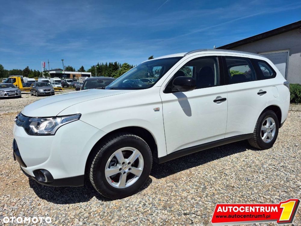 Mitsubishi Outlander - 2