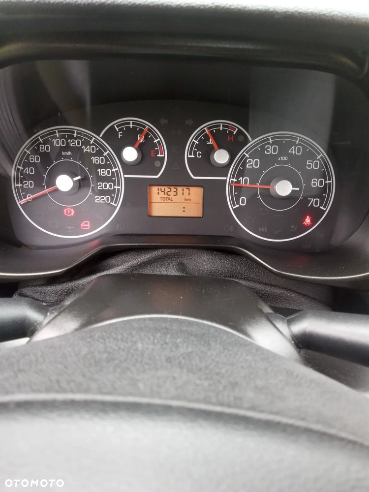 Fiat Grande Punto 1.4 8V - 6