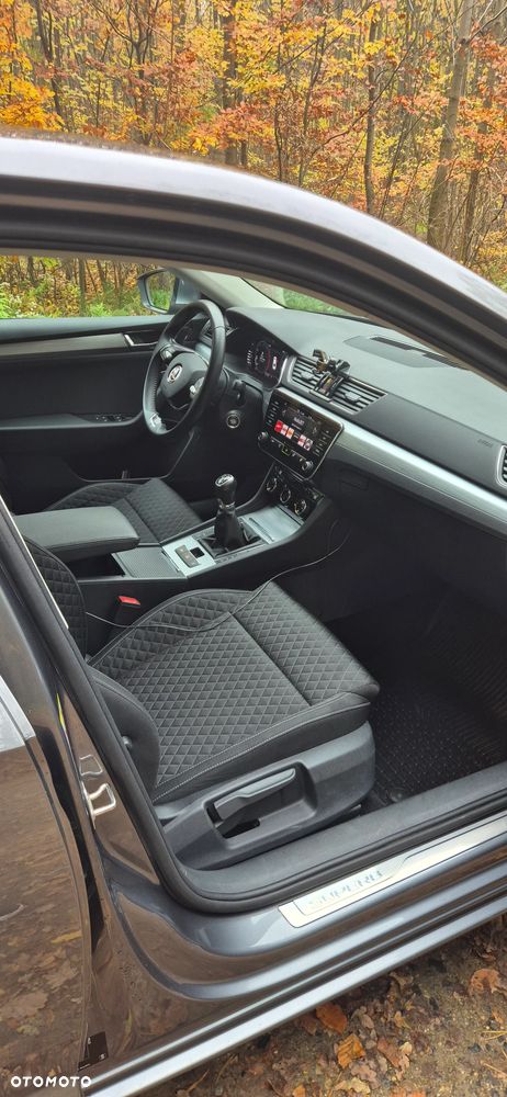 Skoda Superb 2.0 TDI SCR Ambition - 16