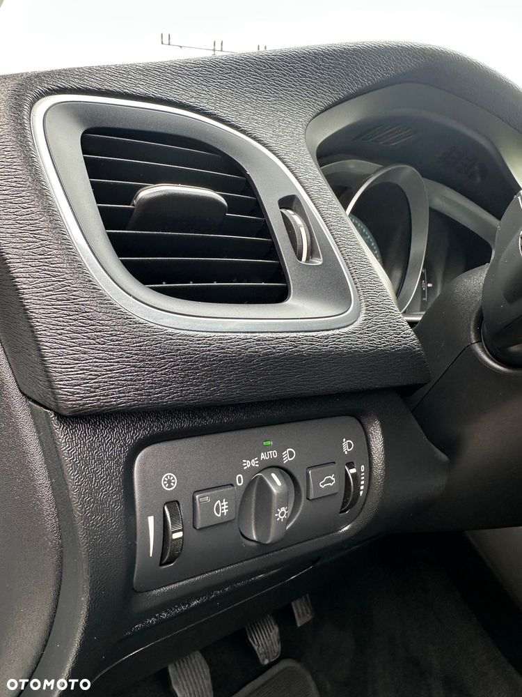 Volvo V40 T2 - 17