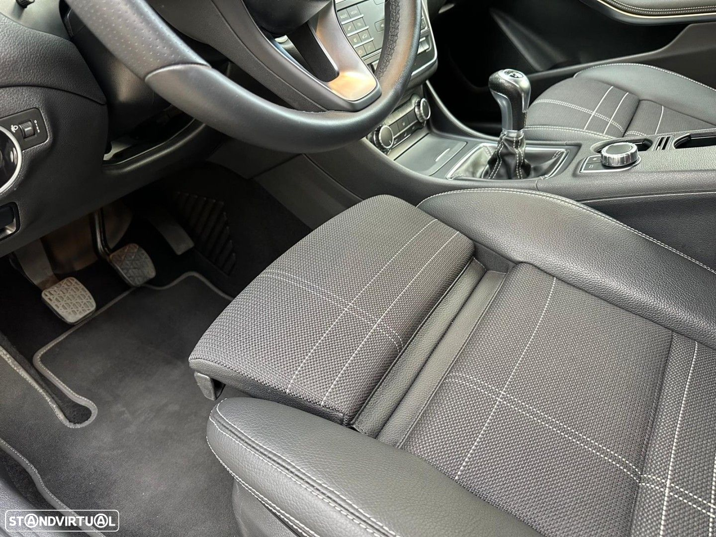 Mercedes-Benz CLA 180 d Shooting Brake - 31