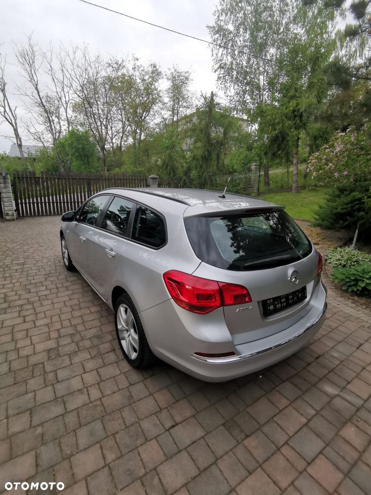 Opel Astra 1.4 Turbo Exklusiv - 10