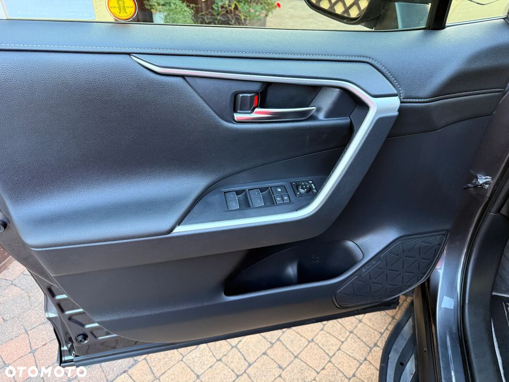Toyota RAV4 - 7