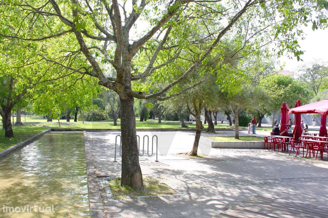 Apartamento T2 com parqueamento na Alta de Lisboa - Grande imagem: 2/23