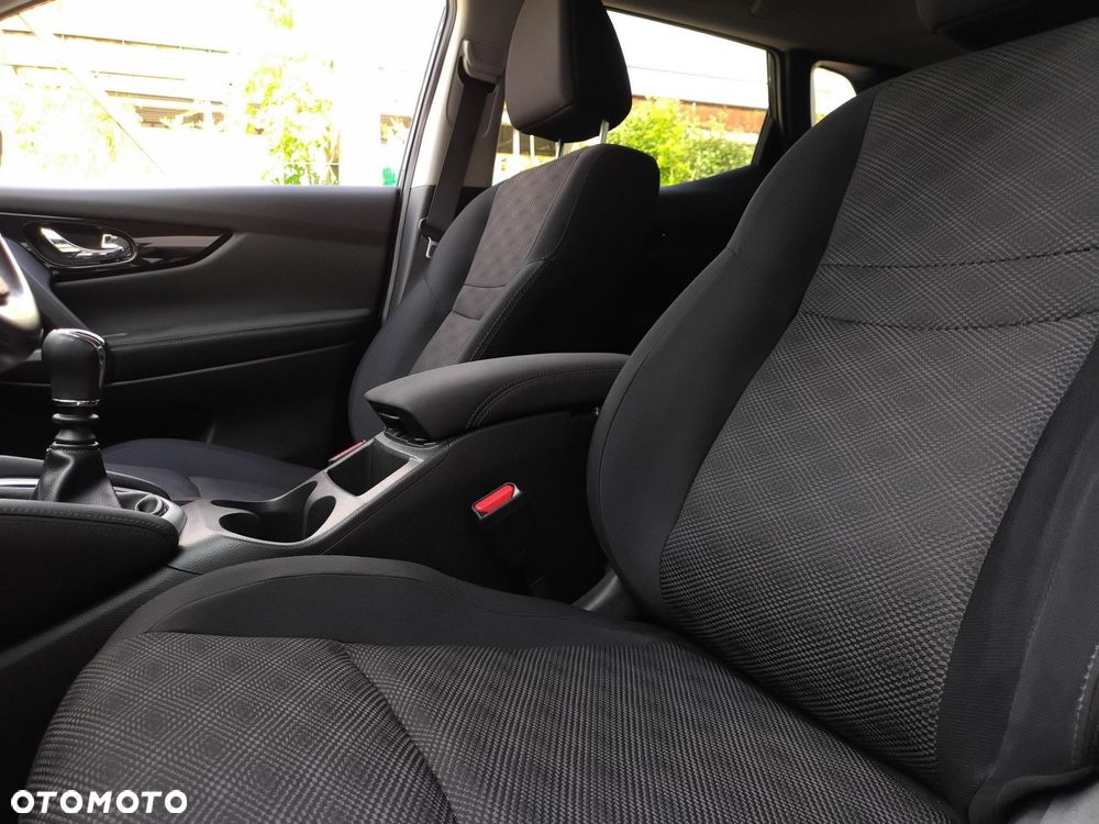 Nissan Qashqai 1.2 DIG-T N-Connecta EU6 - 23