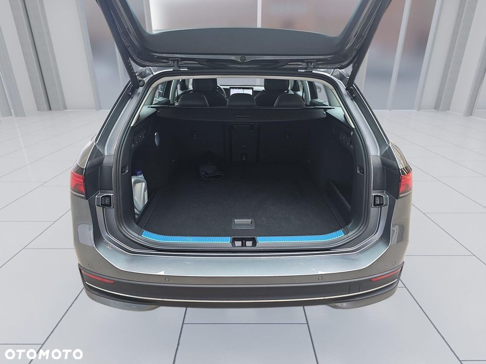 Volkswagen Passat - 20