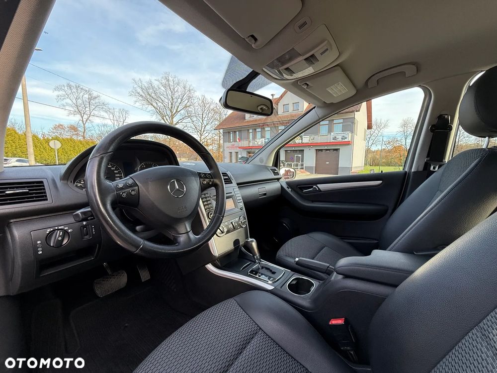 Mercedes-Benz Klasa A 180 CDI Autotronic Avantgarde - 16