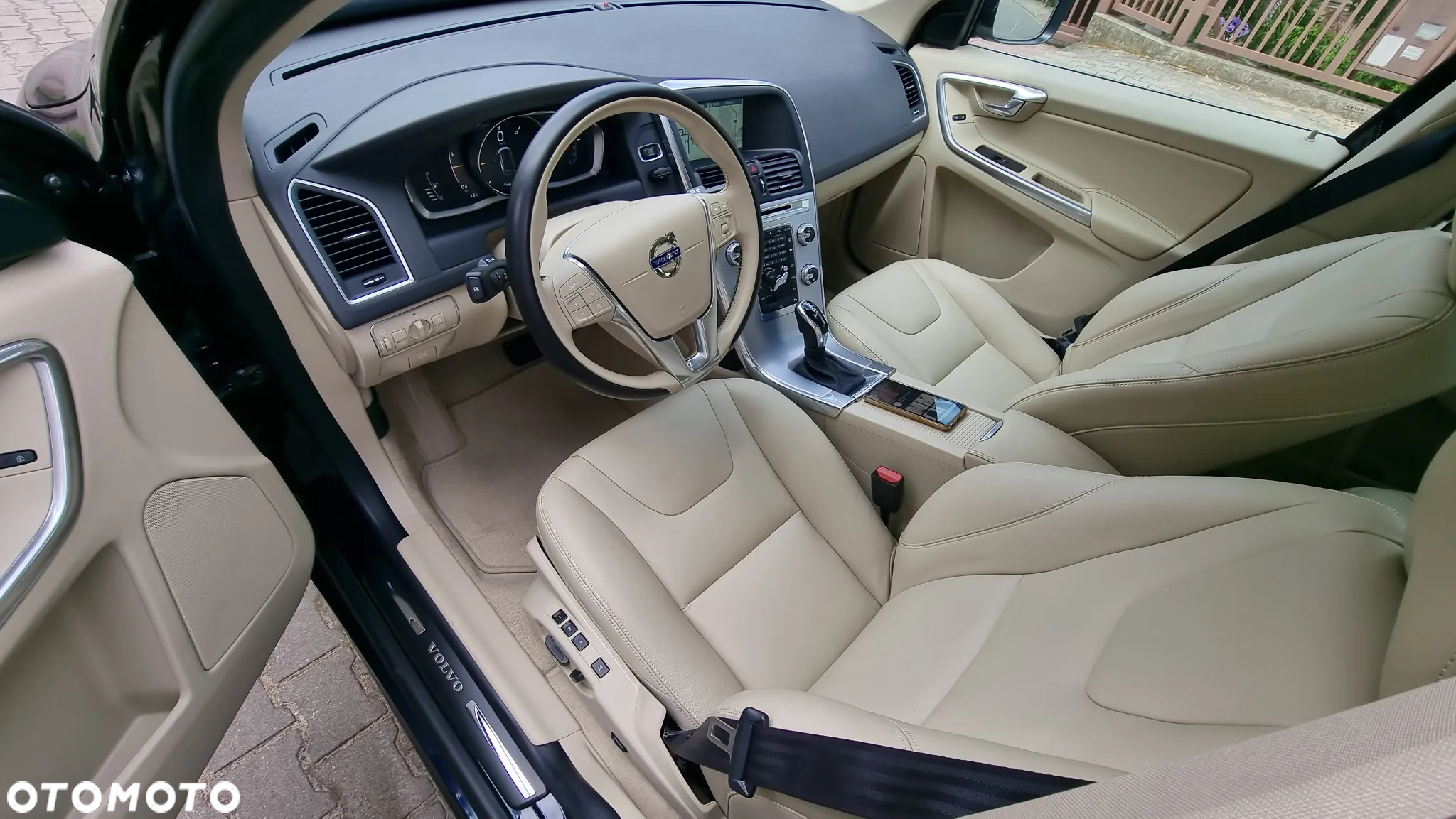 Volvo XC 60 D3 Drive-E R-Design Momentum - 21