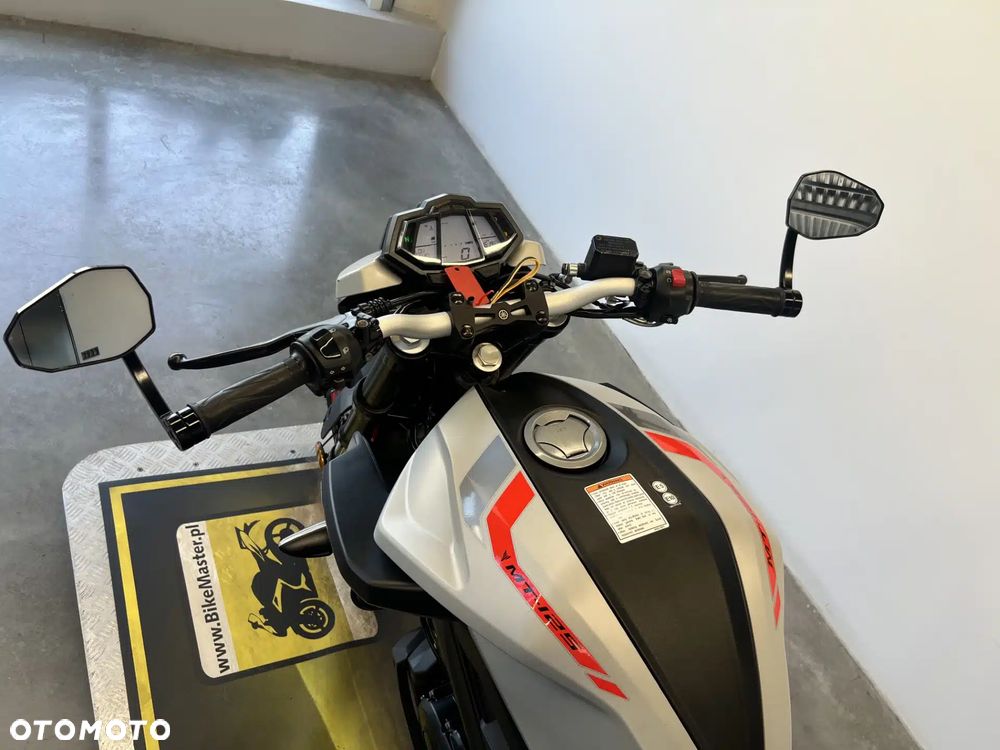 Yamaha MT - 12