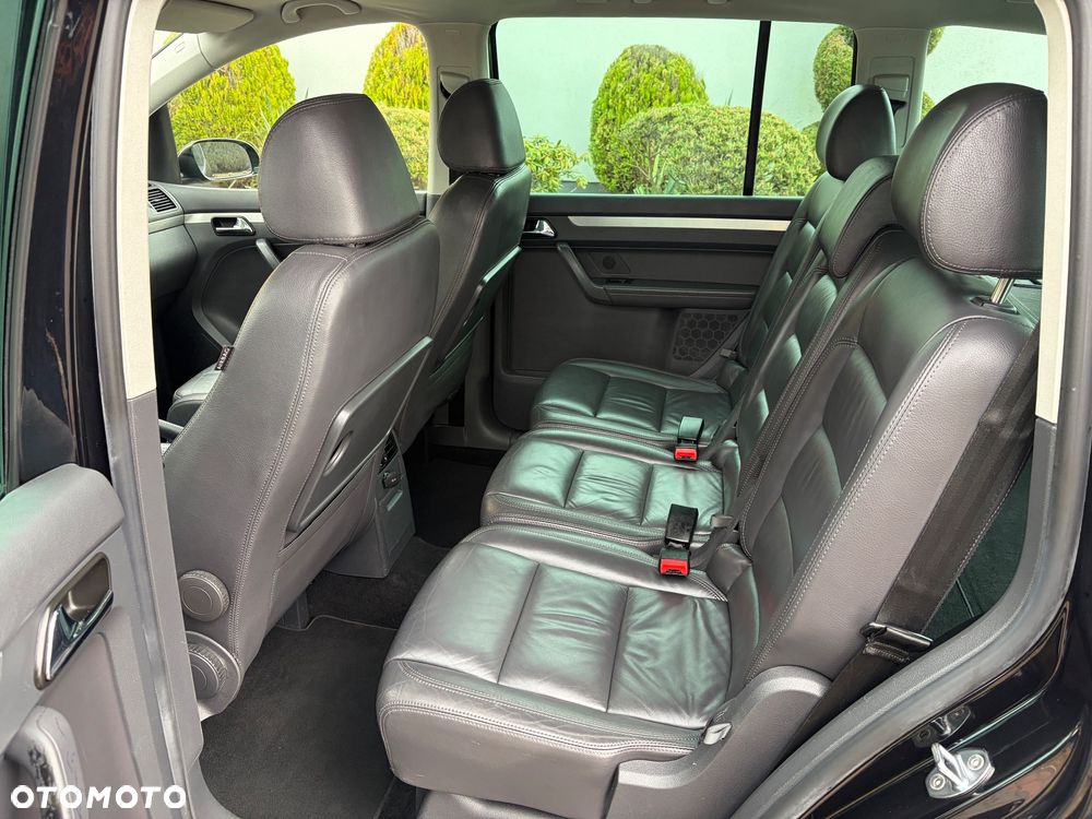 Volkswagen Touran 2.0 FSI Automatik Highline - 23