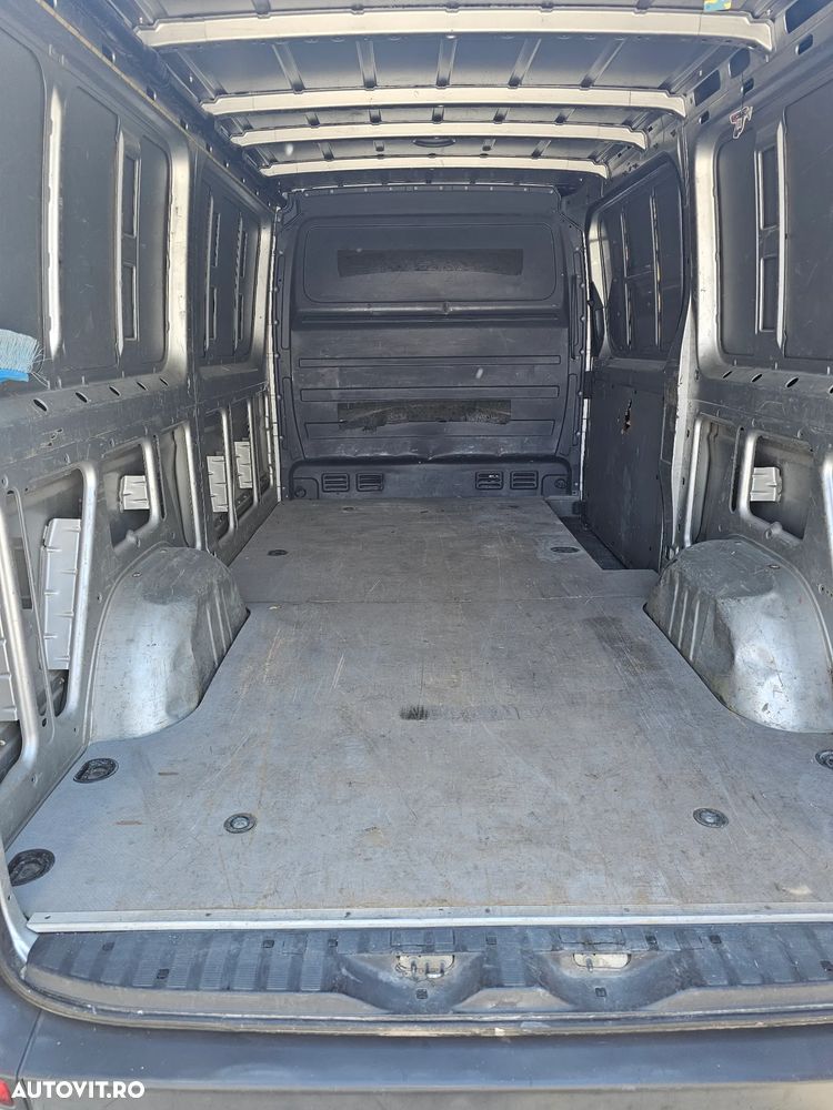 Volkswagen Crafter - 10