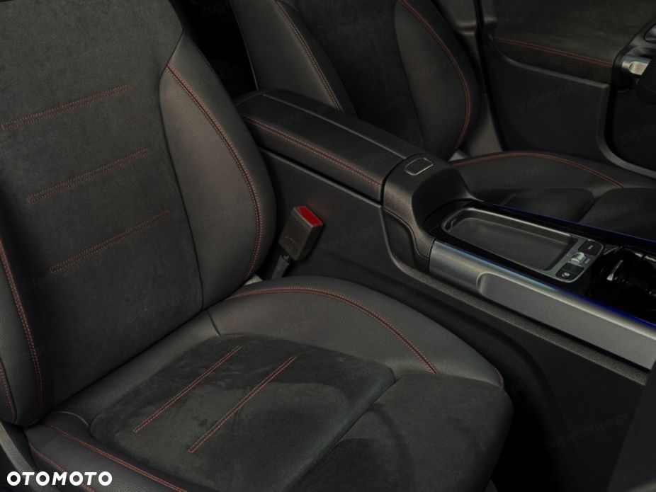 Mercedes-Benz GLB 200 AMG Line 7G-DCT - 15