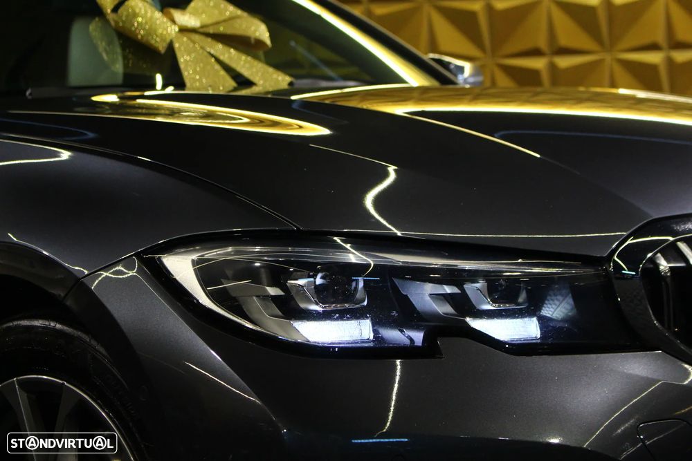 BMW 318 d Line Luxury Auto - 3